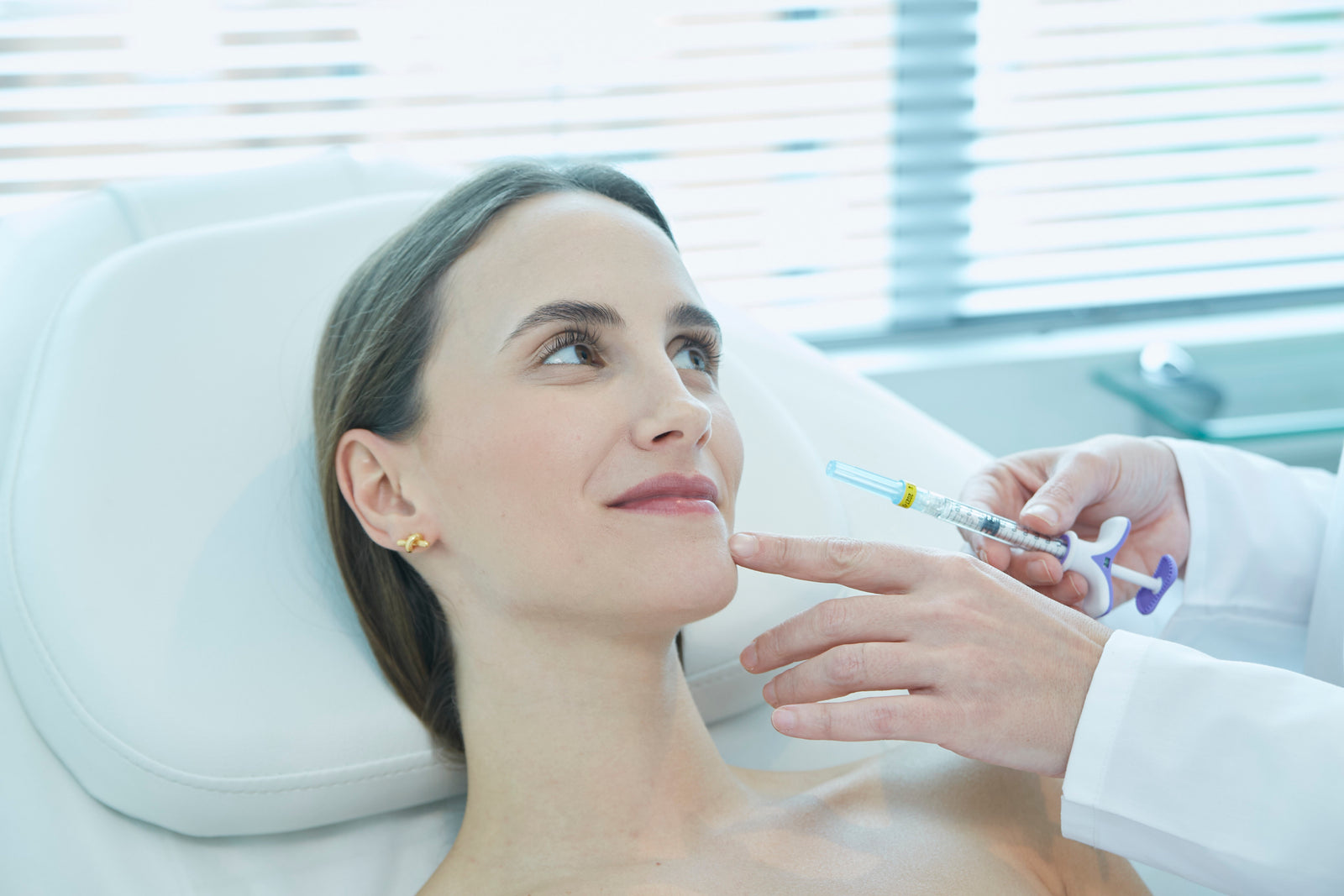 Ácido Hialurónico - Perfilamiento y volumen de labios